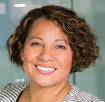 Claire Ashford, compliance-chef hos en finansvirksomhed, portræt