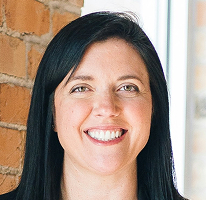 Sophie Hartwell, kundesupportchef i et serviceteam, portræt